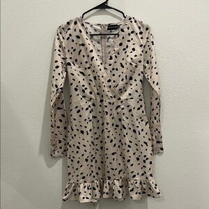 PrettyLittleThing Black and Cream Long Sleeve Dress